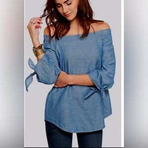 Free People Linen Blend Chambray Show Me‎ Some Shoulder Top Medium